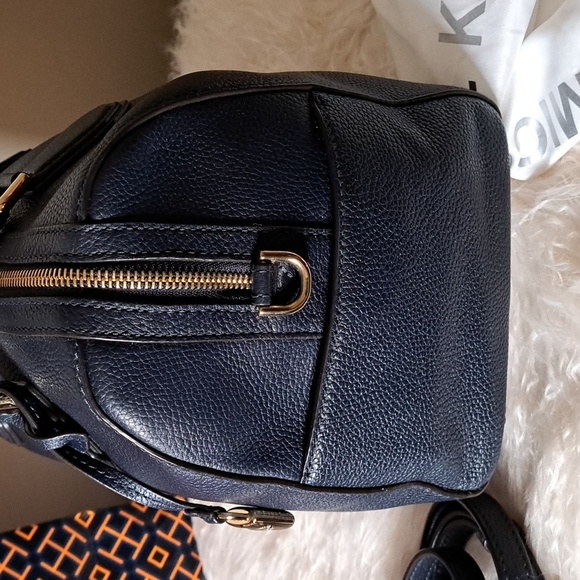 Michael Kors Medium Mercer  EUC Duffle - Picture 5 of 13